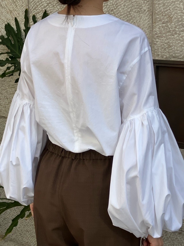 BEATINGHEART　綿 ギャザー ボリューム袖 丸首 ブラウス  BB016L2  NAVY (B9) / WHITE（N0）    ビーティングハート