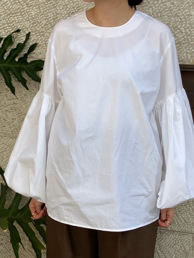 BEATINGHEART　綿 ギャザー ボリューム袖 丸首 ブラウス  BB016L2  NAVY (B9) / WHITE（N0）    ビーティングハート