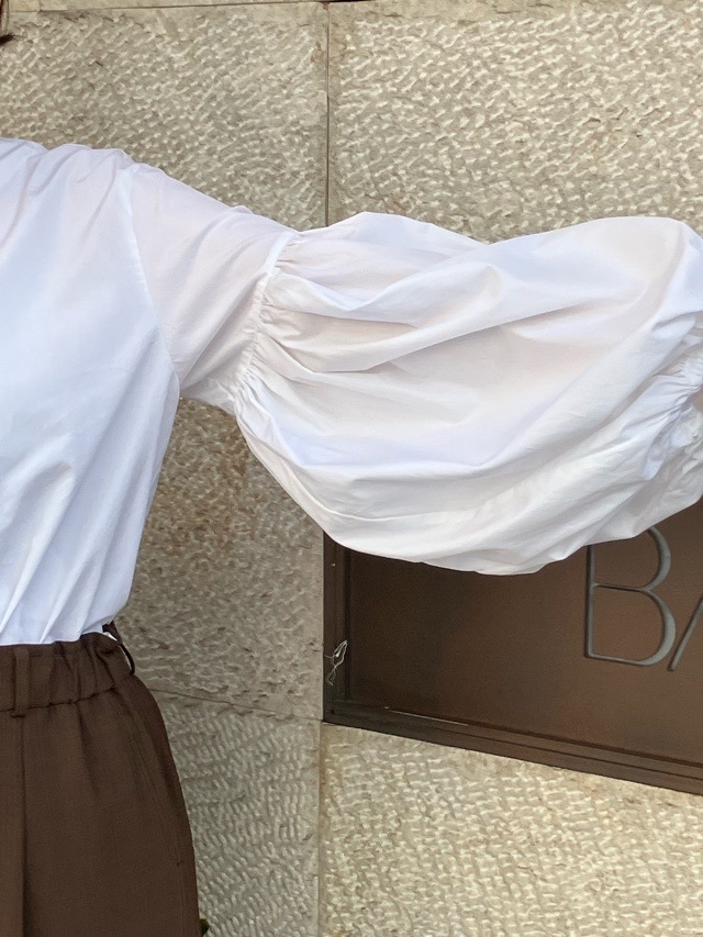 BEATINGHEART　綿 ギャザー ボリューム袖 丸首 ブラウス  BB016L2  NAVY (B9) / WHITE（N0）    ビーティングハート