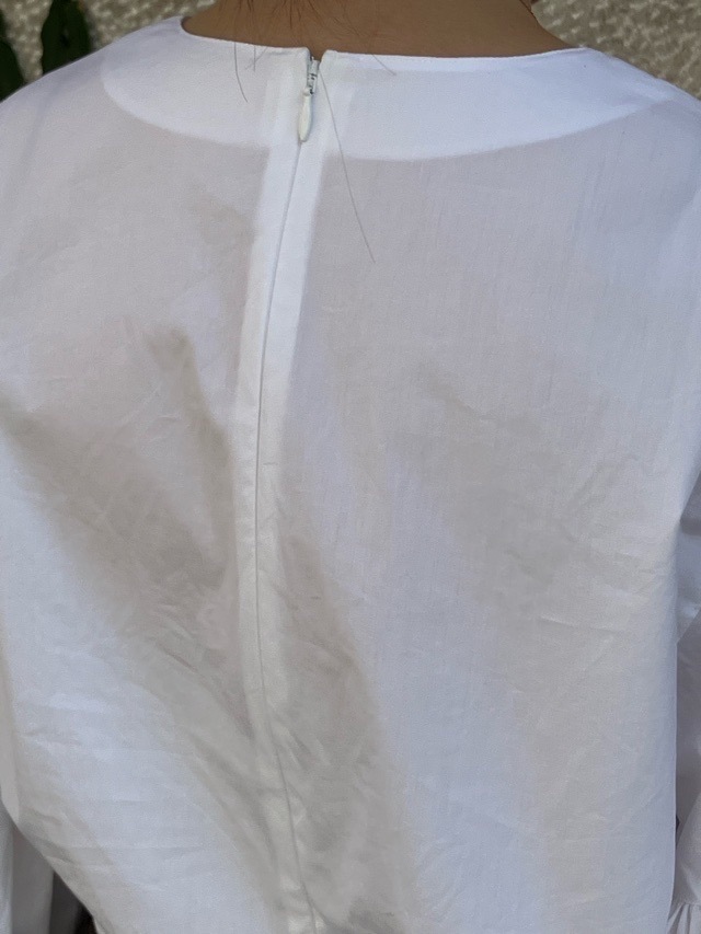 BEATINGHEART　綿 ギャザー ボリューム袖 丸首 ブラウス  BB016L2  NAVY (B9) / WHITE（N0）    ビーティングハート