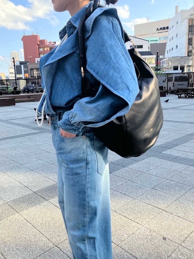 N°21　ヌメロヴェントゥーノ 25S-981NP01 三日月型 レザーバッグ Hobo  BLACK