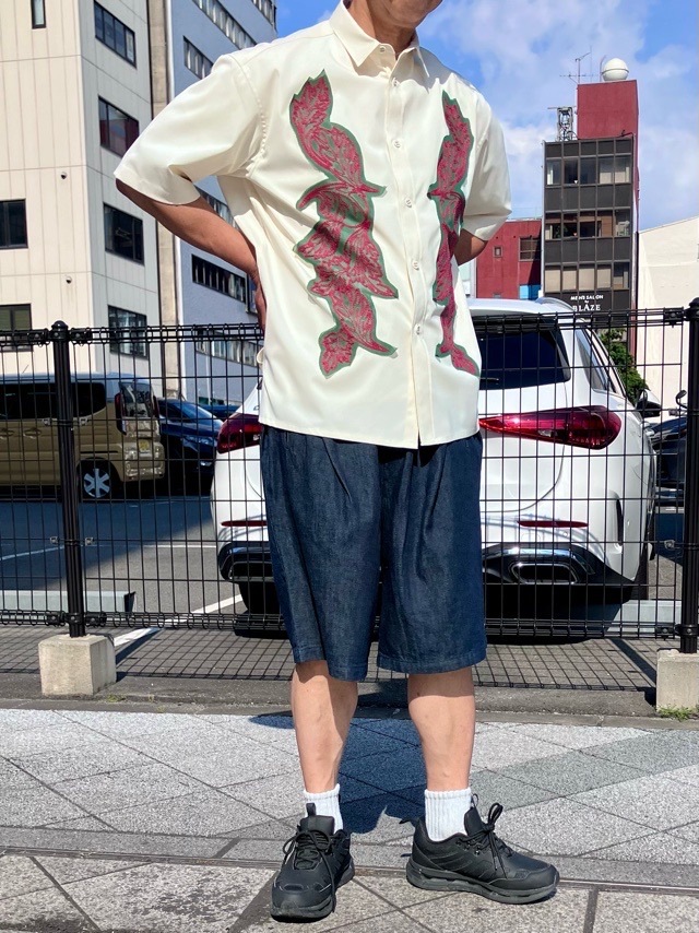 WhiteMountaineering　WM2671122  コ－ド刺繍半袖シャツ　WHITE　　ホワイトマウンテニアリング