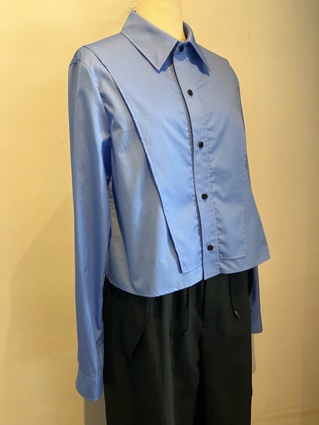 AKANE UTSUNOMIYA アカネ ウツノミヤ ショ-ト丈クラシックシャツ WAO-FS22-2014 BLUE