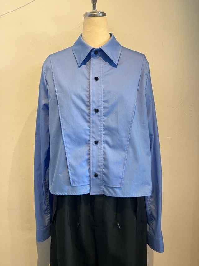 AKANE UTSUNOMIYA アカネ ウツノミヤ ショ-ト丈クラシックシャツ WAO-FS22-2014 BLUE