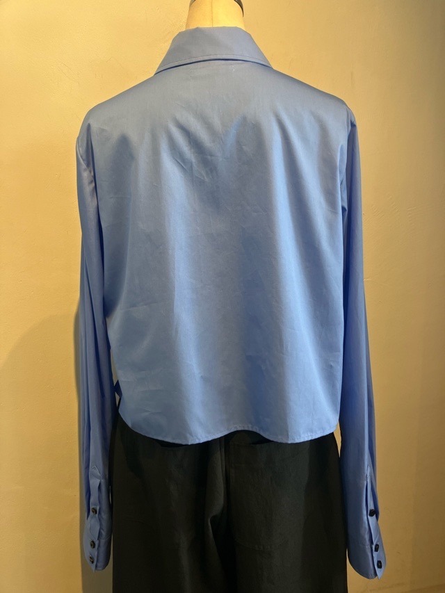 AKANE UTSUNOMIYA アカネ ウツノミヤ ショ-ト丈クラシックシャツ WAO-FS22-2014 BLUE