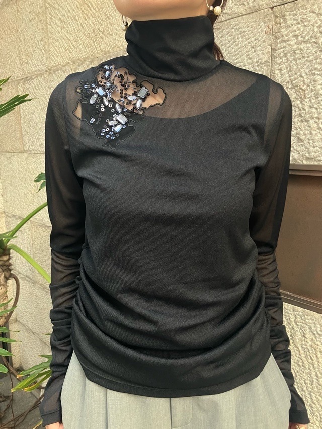 EZUMi エズミ 2025FW シアートップス IVORY/BLACK YEAW25CS04