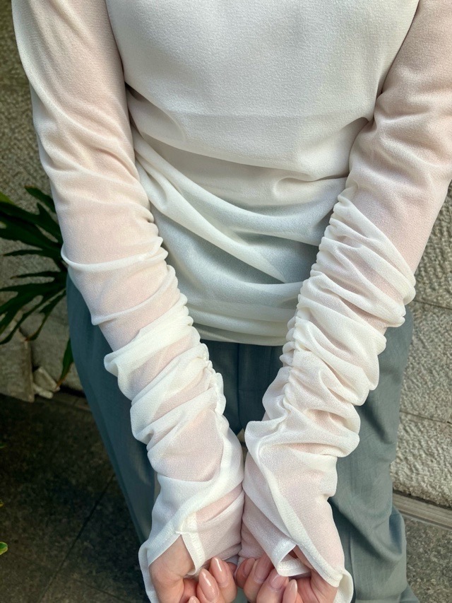 EZUMi エズミ 2025FW シアートップス IVORY/BLACK YEAW25CS04