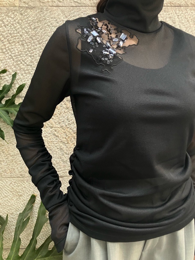 EZUMi エズミ 2025FW シアートップス IVORY/BLACK YEAW25CS04