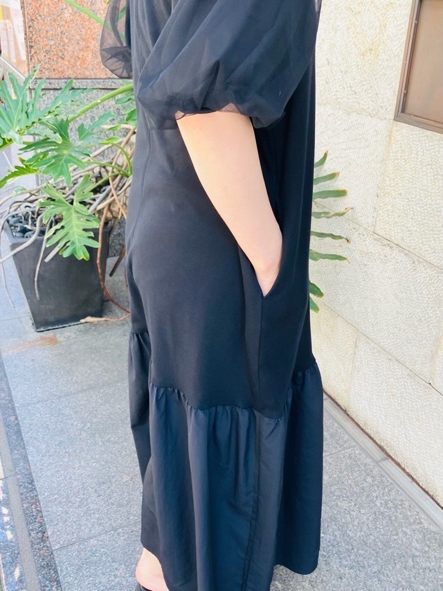 ✨未使用✨マルシャルテル　異素材　長袖ワンピース　ブラック　サイズ2 MARECHAL TERRE 右サイドプリーツ Tシャツ ワンピース BEIGE