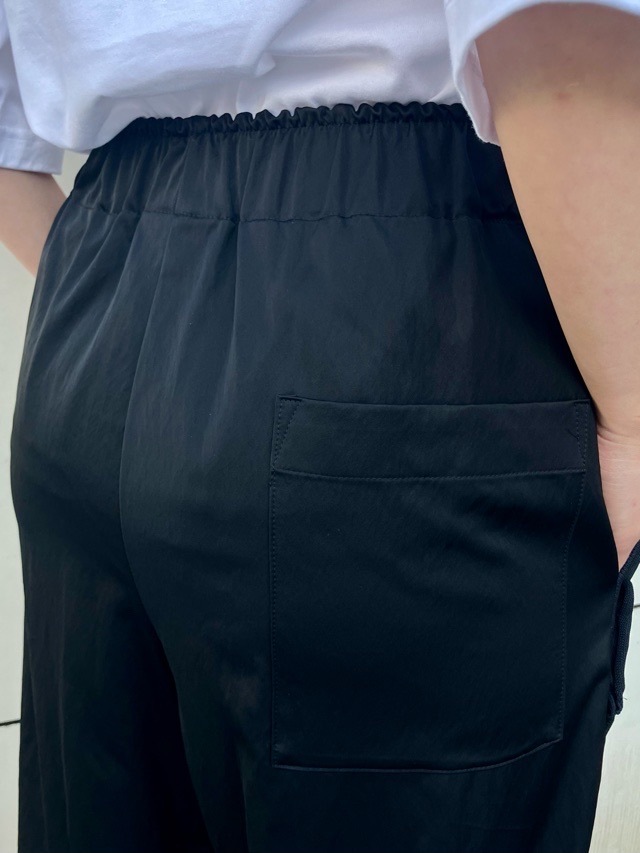 Harikae　フリル付き サテン バレル パンツ   BLACK / BEIGE  H0465　ハリカエ