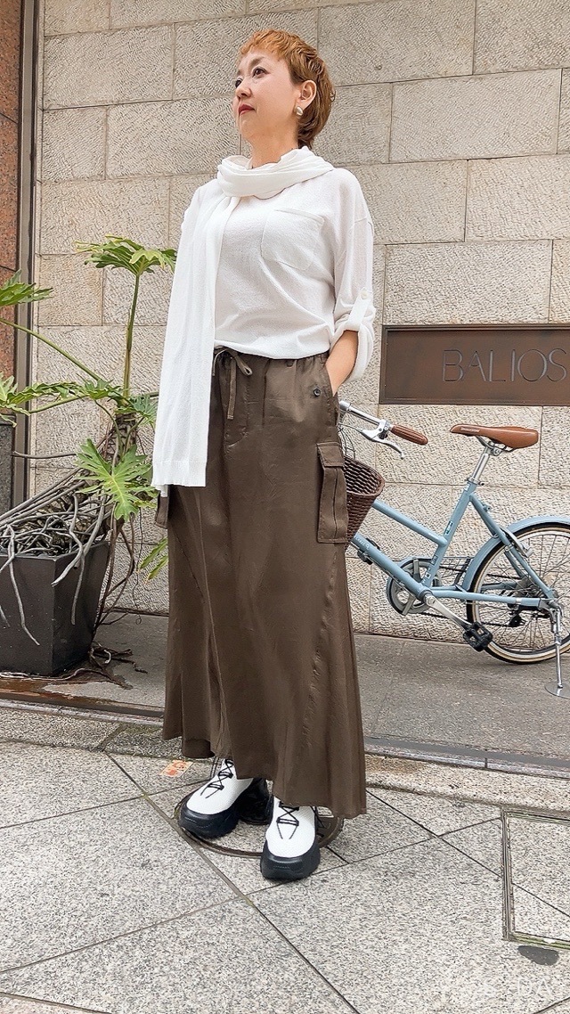 EZUMi  エズミ  2026SS スカ－フ付き 機能ニット ロングTシャツ　WHITE / GRAY　 YESS26KT01   