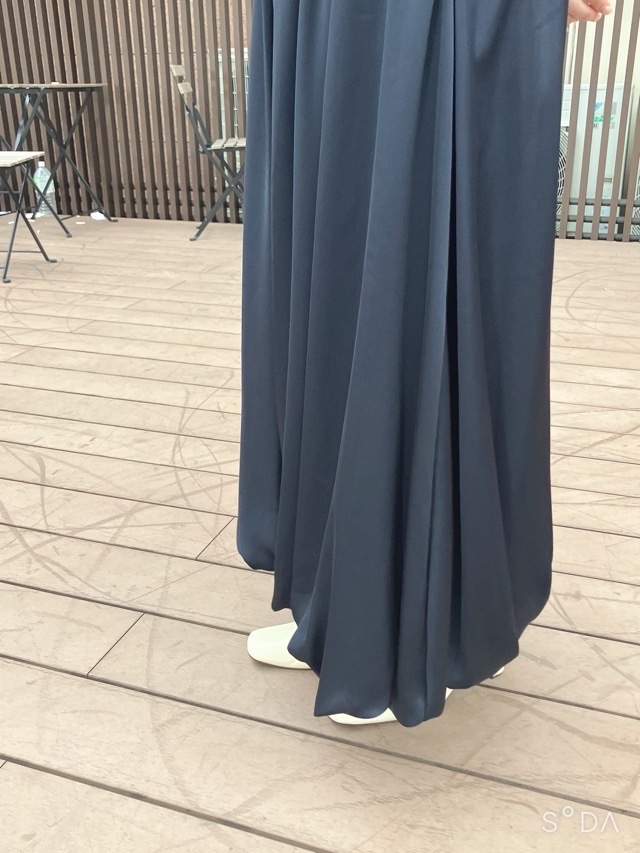 EZUMi  エズミ   サテン バルーン スカート　NAVY / BLACK　YEAW25SK05