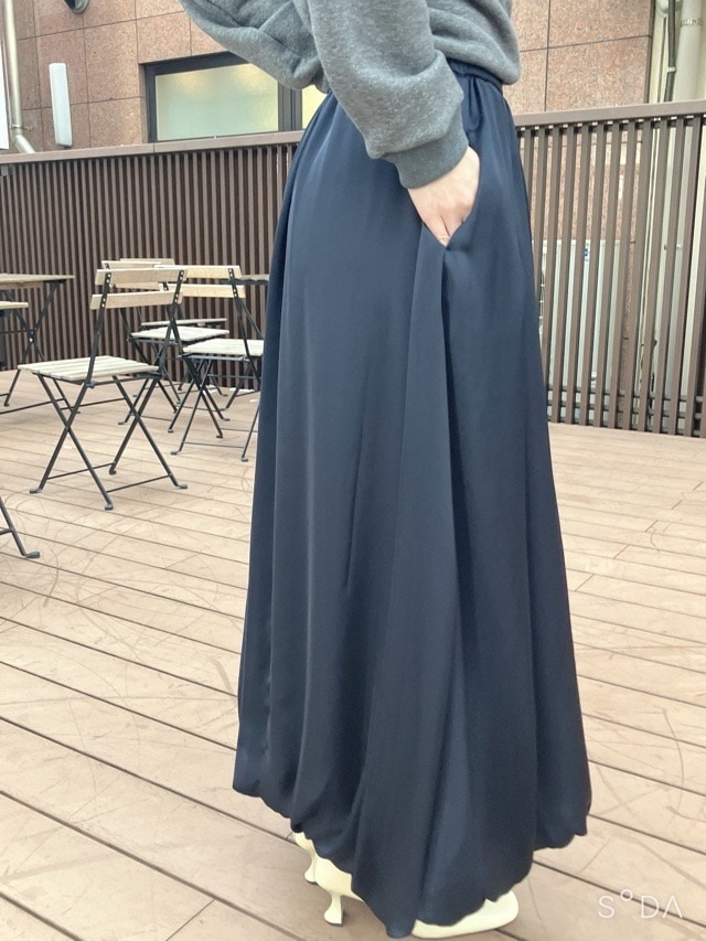 EZUMi  エズミ   サテン バルーン スカート　NAVY / BLACK　YEAW25SK05