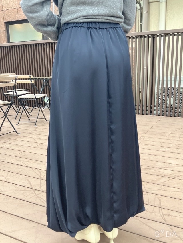 EZUMi  エズミ   サテン バルーン スカート　NAVY / BLACK　YEAW25SK05