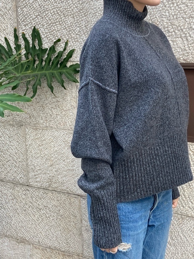 AKANE UTSUNOMIYA アカネ ウツノミヤ  フロントラインハイネック  AKES－006 PURPLE/BLUE/CHARCOAL GRAY 