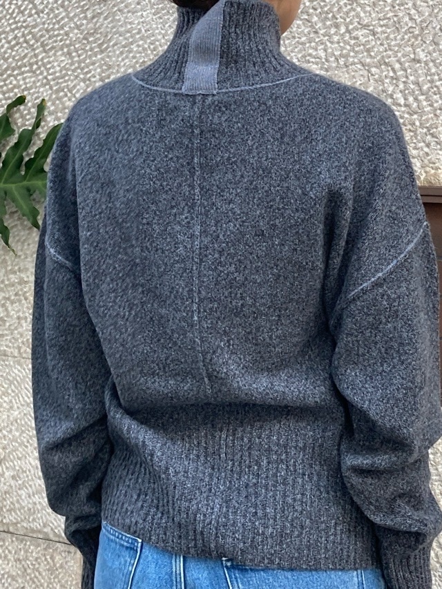 AKANE UTSUNOMIYA アカネ ウツノミヤ  フロントラインハイネック  AKES－006 PURPLE/BLUE/CHARCOAL GRAY 