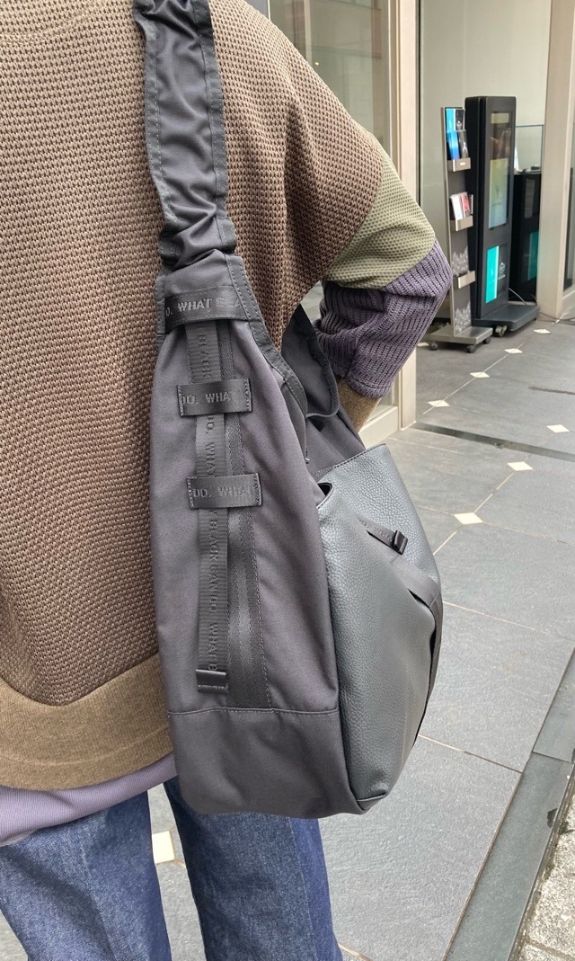 White Mountaineering ×BRIEFING  HOBO SHOULDER TALL  BK2573803   BLACK   ホワイトマウンテニアリング