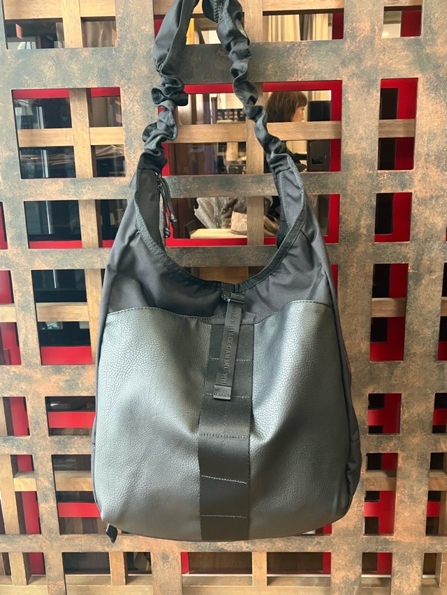 White Mountaineering ×BRIEFING  HOBO SHOULDER TALL  BK2573803   BLACK   ホワイトマウンテニアリング