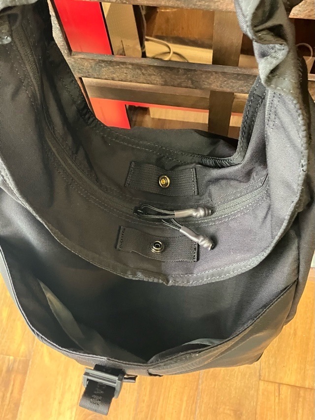 White Mountaineering ×BRIEFING  HOBO SHOULDER TALL  BK2573803   BLACK   ホワイトマウンテニアリング