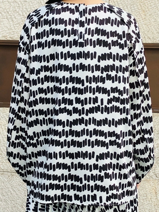 BEATING HEART　モノトーンプリントブラウス　BB005Ll　 ビーティングハート 　WHITE×BLACK柄