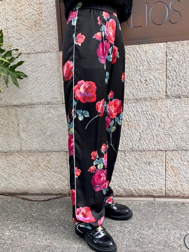 N°21　ヌメロヴェントゥーノ   バラ柄プリント パジャマ パンツ　26S-B061-5268   WHITE (S1M1) / BLACK (S9M1)