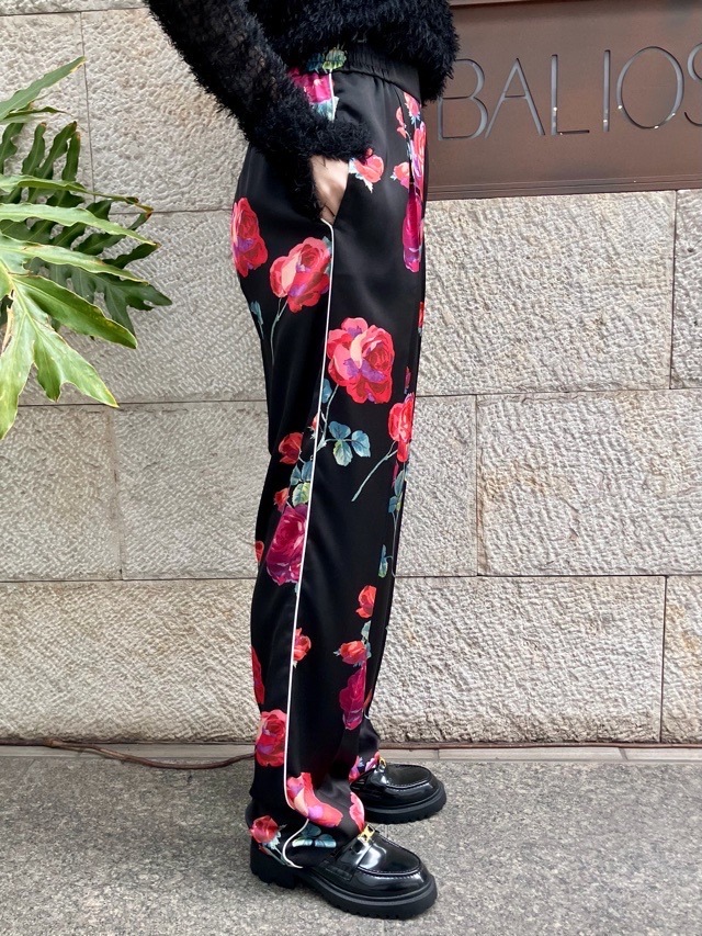 N°21　ヌメロヴェントゥーノ   バラ柄プリント パジャマ パンツ　26S-B061-5268   WHITE (S1M1) / BLACK (S9M1)