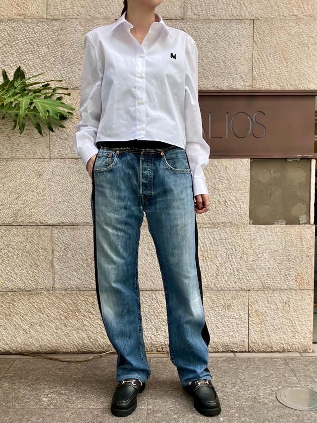 MSGM 胸ロゴ ショート丈 シャツ ブラウス 3941MDE19 WHITE (01) / BLUE STRIPE (82) エムエスジーエム