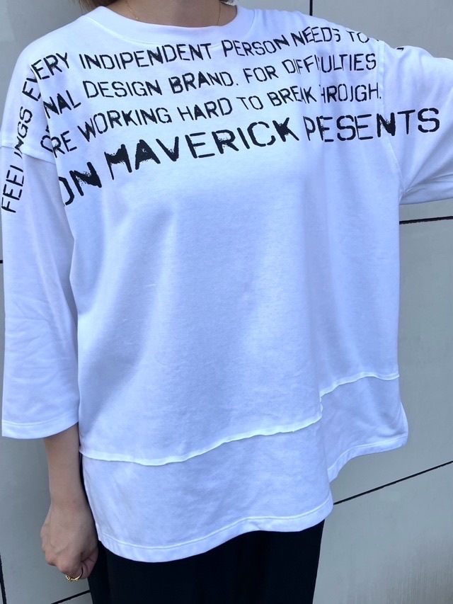 MAISON MAVERICK PRESENTS タイプライター ロゴ Tシャツ MM5068