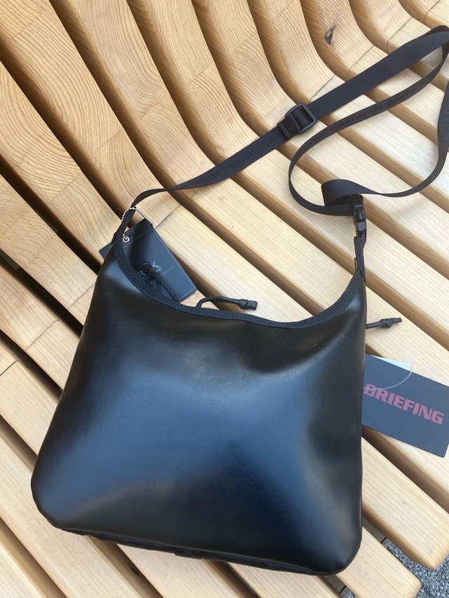 WhiteMountaineering　WM×BRIEFING　エヴリデイサコシュ　　BLACK　BK2671803　　ホワイトマウンテニアリング