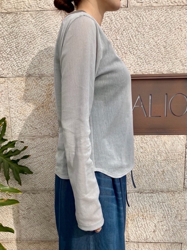 AKANE UTSUNOMIYA  アカネ ウツノミヤ  襟 配色 シアー ロングスリーブ Tシャツ   SPA-FT29-2006　LIGHT GRAY / BROWN 