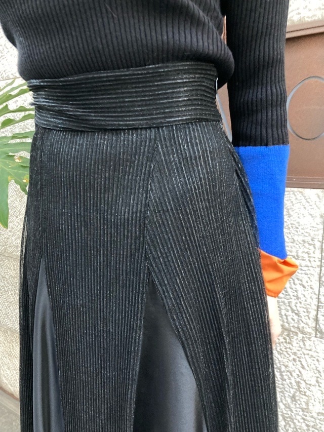 AULA  アウラ  グリッタープリーツロングスカート　BLACK　3234-07002
