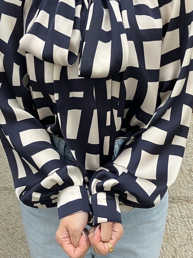 BEATINGHEART　格子柄 サテン ボウタイ ブラウス　 BB012L2     NAVY (B8）    ビーティングハート