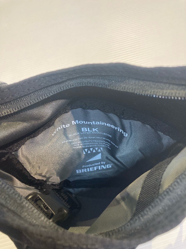 White Mountaineering 　ホワイトマウンテニアリング　×　BRIFING　DAY TRIPPER MINI BAG  BK2571802  BLACK