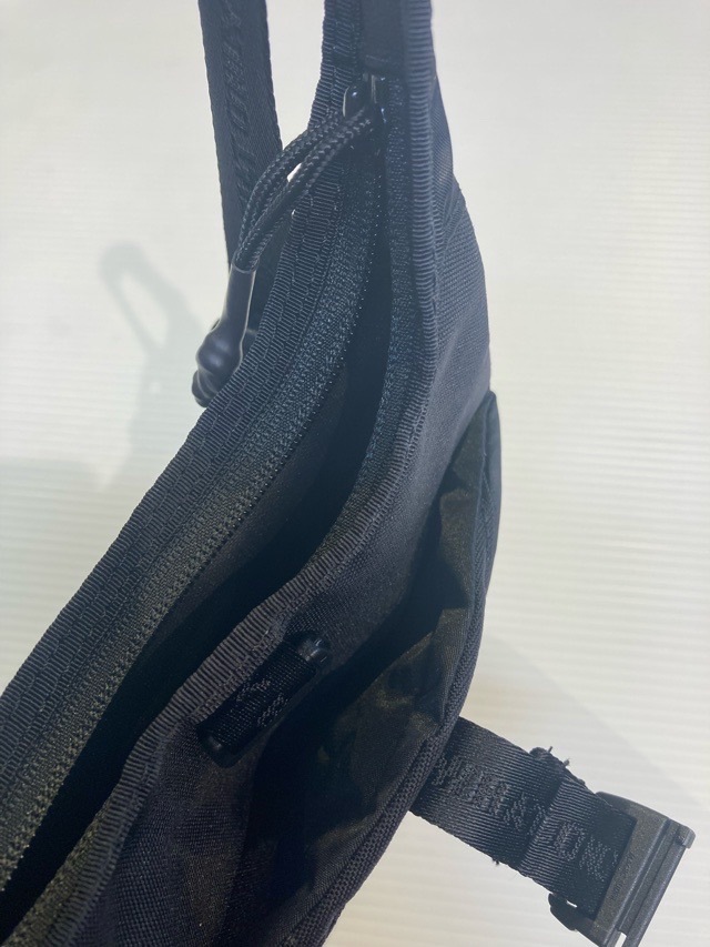 White Mountaineering 　ホワイトマウンテニアリング　×　BRIFING　DAY TRIPPER MINI BAG  BK2571802  BLACK