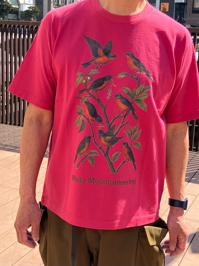 WhiteMountaineering　鳥 ボタニカル プリント Tシャツ　BLACK / PINK / WHITE　WM2671516　　ホワイトマウンテニアリング