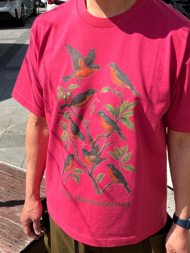 WhiteMountaineering　鳥 ボタニカル プリント Tシャツ　BLACK / PINK / WHITE　WM2671516　　ホワイトマウンテニアリング