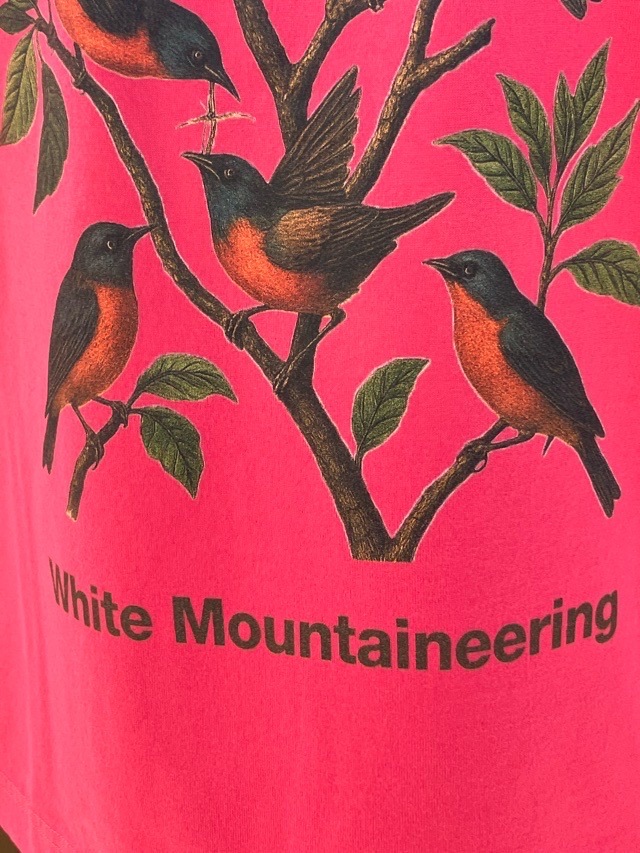 WhiteMountaineering　鳥 ボタニカル プリント Tシャツ　BLACK / PINK / WHITE　WM2671516　　ホワイトマウンテニアリング