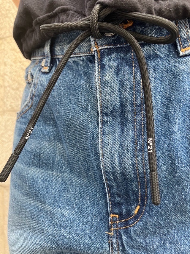 N°21　ヌメロヴェントゥーノ　BIGポケット付き Ｔシャツ 25SU-F021-4157  WHITE/BLACK