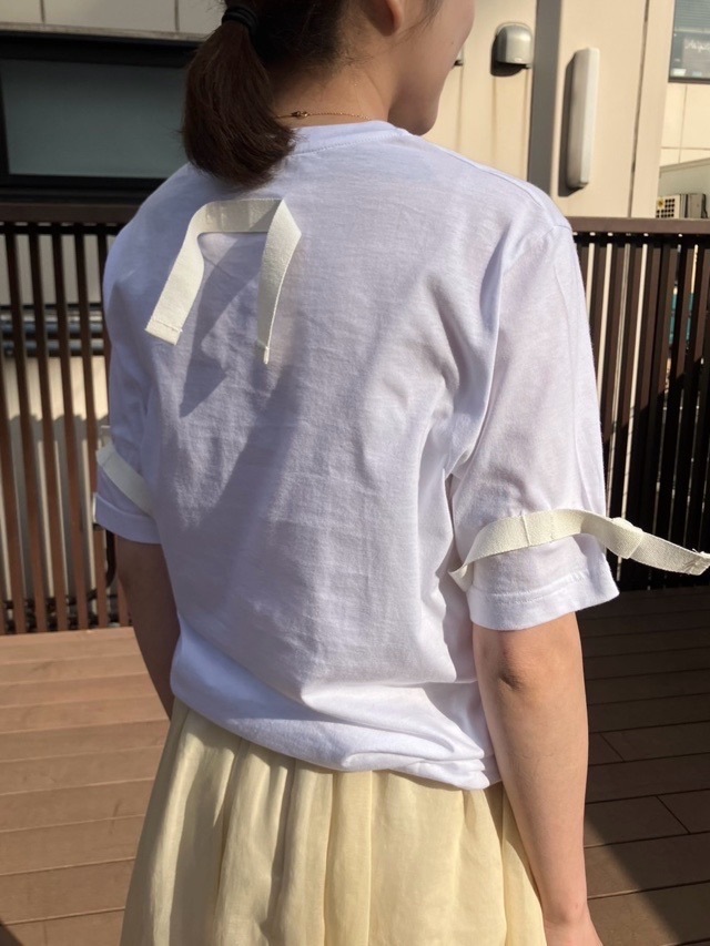 N°21　ヌメロヴェントゥーノ　BIGポケット付き Ｔシャツ 25SU-F021-4157  WHITE/BLACK