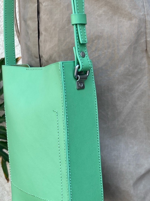 ED ROBERT JUDSON エドロバートジャドソン ステッチ サコシュ　BUCKS SMOOTH COW LEATHER BLACK/GREEN　BO1QBG-169