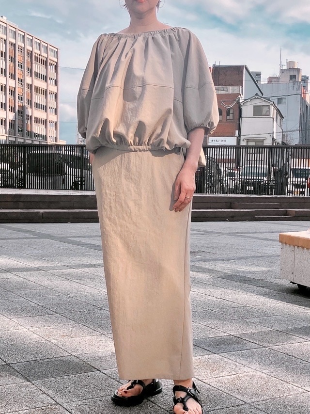 AKANE UTSUNOMIYA アカネ ウツノミヤ  バル－ンシルエットブラウス  SPA-FB25-2005　NAVY/BEIGE