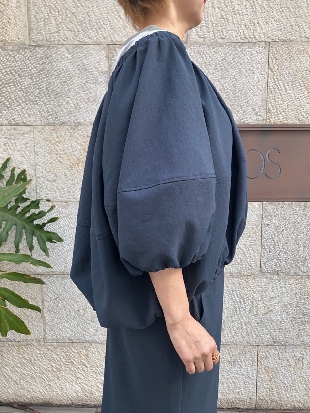 AKANE UTSUNOMIYA アカネ ウツノミヤ  バル－ンシルエットブラウス  SPA-FB25-2005　NAVY/BEIGE