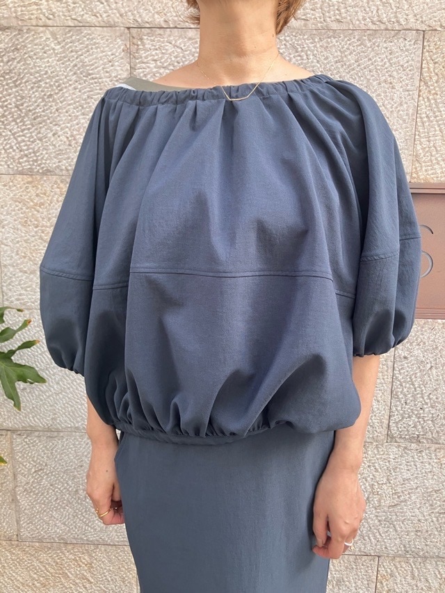 AKANE UTSUNOMIYA アカネ ウツノミヤ  バル－ンシルエットブラウス  SPA-FB25-2005　NAVY/BEIGE