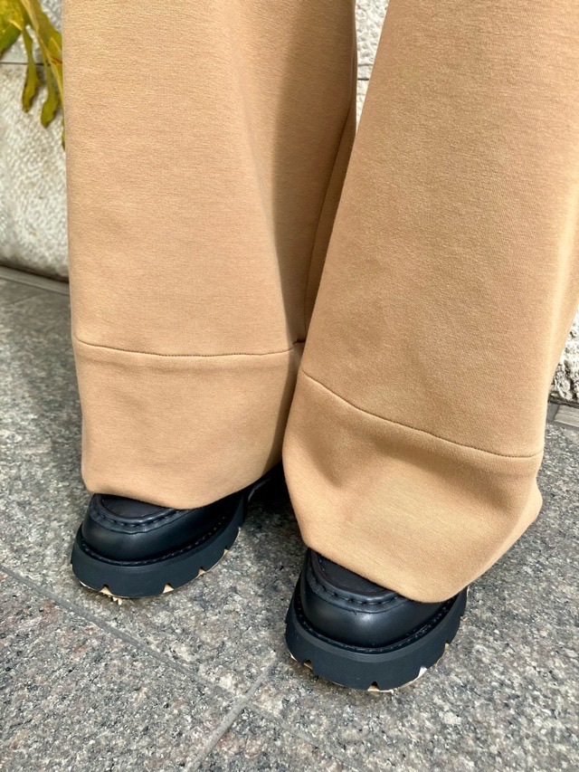 AKANE UTSUNOMIYA  アカネ ウツノミヤ  ウエストゴム仕様 段ボール素材 パンツ  WAO-FCT58-2012  NAVY / BROWN 