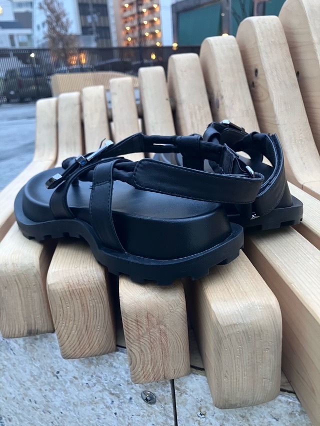 ALM.  厚底 トング ストラップサンダル  AL135  BLACK 　アルム