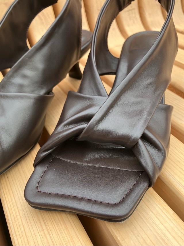 ALM.クロスデザインサンダル  AL132  BROWN 　アルム