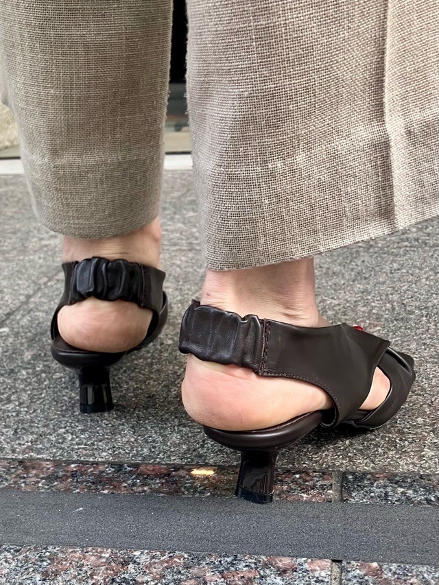 ALM.クロスデザインサンダル  AL132  BROWN 　アルム