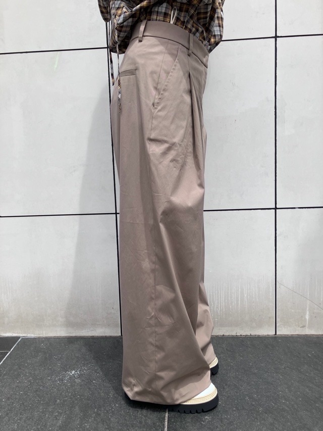 美品 N°21 ヌメロ ヴェントゥーノ パンツ ボトムス ベルト付き N°21 ヌメロヴェントゥーノ ワンタック ワイドパンツ 26SW-B041-0296