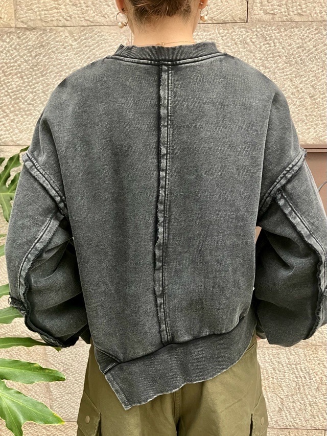 AULA AILA  アシンメトリー ビジュ付き ビンテージライク プルオーバー  1254-08001   BLACK(19) /PINK（72）  アウラアイラ