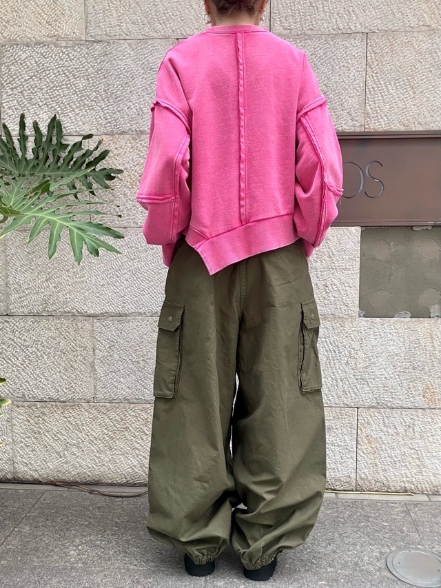 AULA AILA  アシンメトリー ビジュ付き ビンテージライク プルオーバー  1254-08001   BLACK(19) /PINK（72）  アウラアイラ